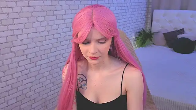 KiraMountrays online show from 22, 9, 2025