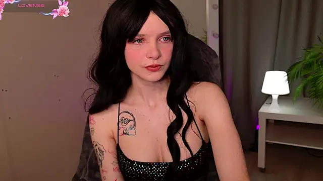 KiraMountrays online show from 19, 10, 2025