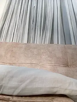 Marian Zeller online show from 6, 11, 2025