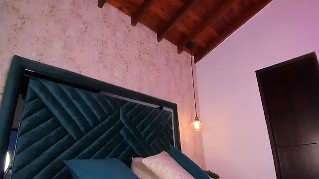 Snapshot of Sofi_Moreno chatting on 27, 2, 2026 Sofi Moreno online show from 27, 2, 2026