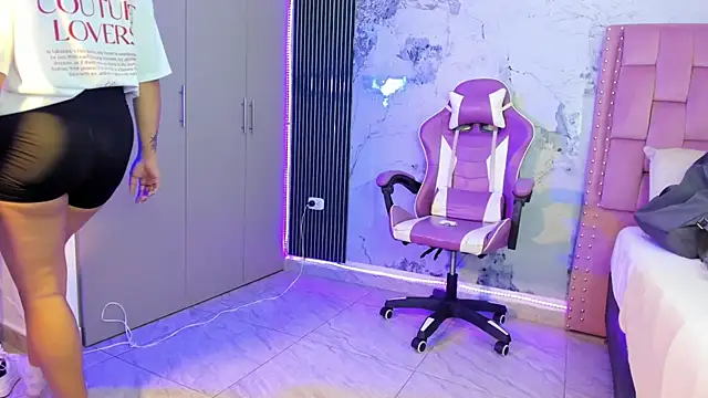 Laly Cherry  online show from 5, 10, 2025