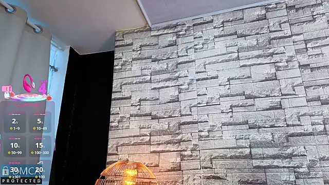 Kiara Zahiri   online show from 27, 11, 2025