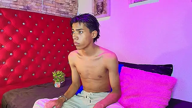 Snapshot of camilo_nom chatting on 19, 9, 2025 camilo nom online show from 19, 9, 2025