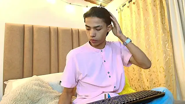 Snapshot of camilo_nom chatting on 28, 9, 2025 camilo nom online show from 28, 9, 2025