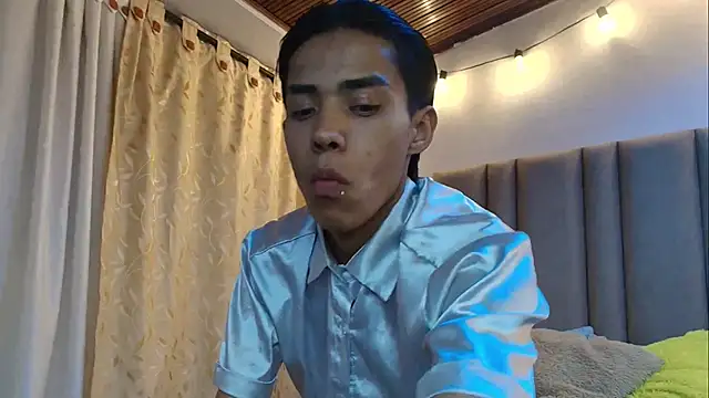 Snapshot of camilo_nom chatting on 4, 10, 2025 camilo nom online show from 4, 10, 2025