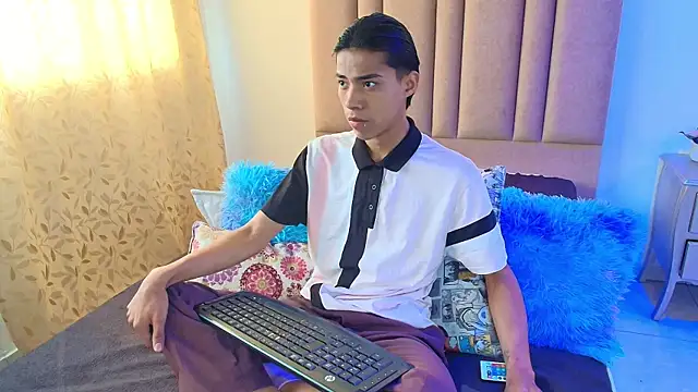 Snapshot of camilo_nom chatting on 12, 10, 2025 camilo nom online show from 12, 10, 2025