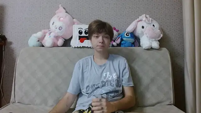 Snapshot of hilt_on_ chatting on 13, 10, 2025 hilt on  online show from 13, 10, 2025