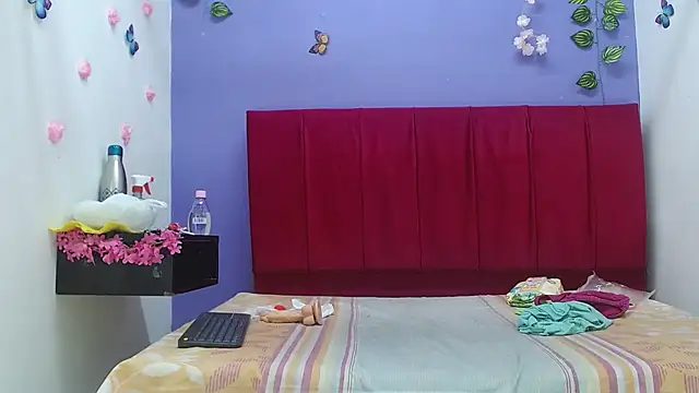 andrealopezcm101 online show from 3, 10, 2025