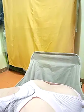 Snapshot of hotlyn45 chatting on 4, 10, 2025 hotlyn45 online show from 4, 10, 2025