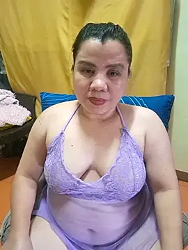 Snapshot of hotlyn45 chatting on 17, 10, 2025 hotlyn45 online show from 17, 10, 2025