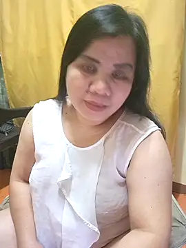 Snapshot of hotlyn45 chatting on 18, 10, 2025 hotlyn45 online show from 18, 10, 2025