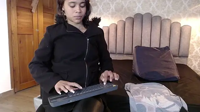 Snapshot of Kristall_06 chatting on 16, 9, 2025 Kristall 06 online show from 16, 9, 2025