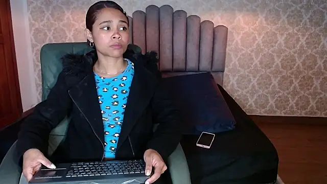 Snapshot of Kristall_06 chatting on 1, 10, 2025 Kristall 06 online show from 1, 10, 2025