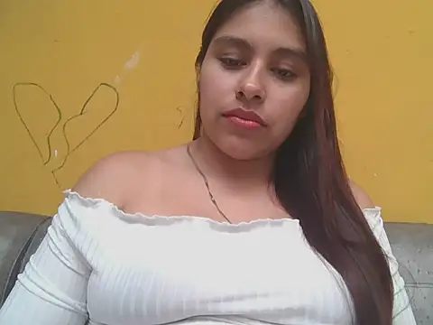 Snapshot of zairabreze chatting on 18, 10, 2025 zairabreze online show from 18, 10, 2025