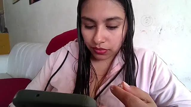 Snapshot of zairabreze chatting on 7, 11, 2025 zairabreze online show from 7, 11, 2025