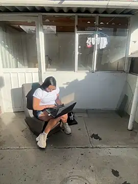 Snapshot of Zui_Rouse chatting on 12, 10, 2025 Zui Rouse online show from 12, 10, 2025