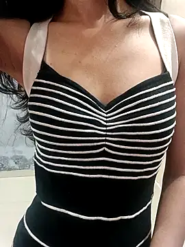 Snapshot of Daizy_Shah chatting on 20, 9, 2025 Daizy Shah online show from 20, 9, 2025