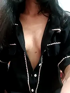 Snapshot of Daizy_Shah chatting on 4, 10, 2025 Daizy Shah online show from 4, 10, 2025