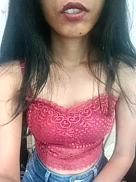 Snapshot of Daizy_Shah chatting on 23, 12, 2025 Daizy Shah online show from 23, 12, 2025