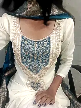Daizy Shah online show from 8, 5, 2026