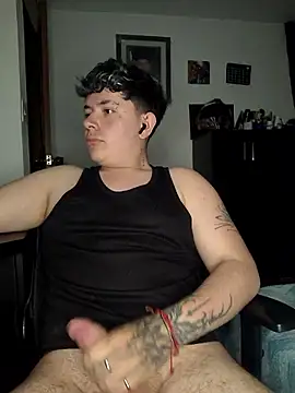 Snapshot of Ley_Car chatting on 23, 12, 2025 Ley Car online show from 23, 12, 2025