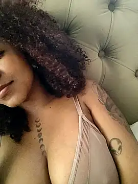 Snapshot of kdfoxxx chatting on 26, 9, 2025 kdfoxxx online show from 26, 9, 2025