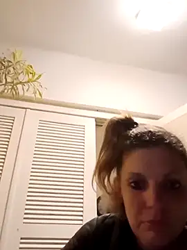 Snapshot of CasalTopaTudo chatting on 31, 10, 2025 CasalTopaTudo online show from 31, 10, 2025