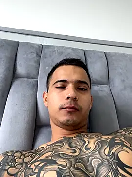 Snapshot of AndrewGmz chatting on 20, 9, 2025 AndrewGmz online show from 20, 9, 2025