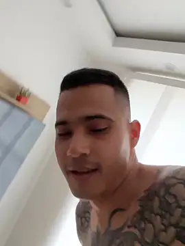 Snapshot of AndrewGmz chatting on 10, 10, 2025 AndrewGmz online show from 10, 10, 2025