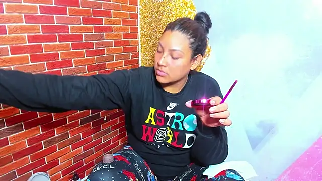 Snapshot of sweet_sexy_bitch42 chatting on 25, 10, 2025 sweet sexy bitch42 online show from 25, 10, 2025