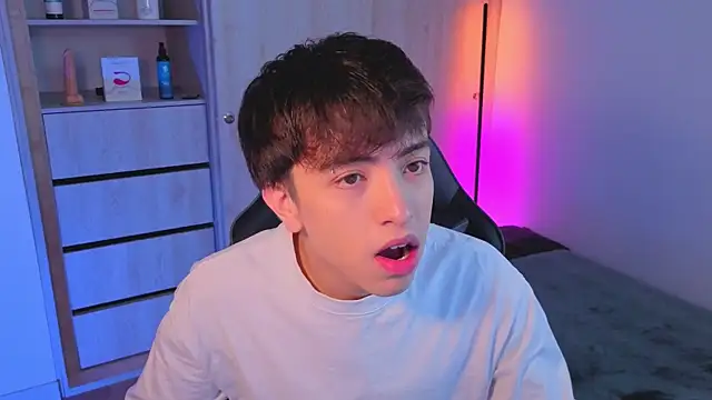 Snapshot of onlinenico chatting on 11, 10, 2025 onlinenico online show from 11, 10, 2025