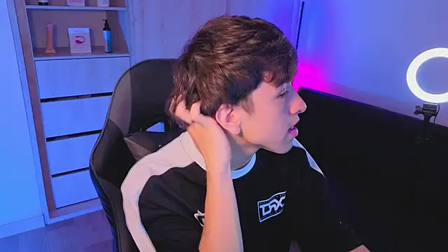 Snapshot of onlinenico chatting on 17, 10, 2025 onlinenico online show from 17, 10, 2025