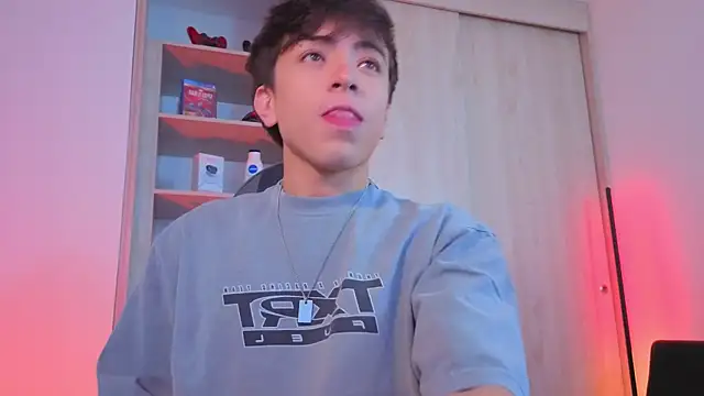 Snapshot of onlinenico chatting on 18, 10, 2025 onlinenico online show from 18, 10, 2025