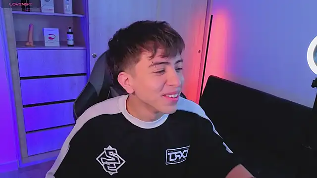 Snapshot of onlinenico chatting on 22, 10, 2025 onlinenico online show from 22, 10, 2025