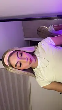 Tessa  Winslow online show from 20, 3, 2026