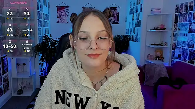 Snapshot of JenniferKiim chatting on 15, 9, 2025 JenniferKiim online show from 15, 9, 2025
