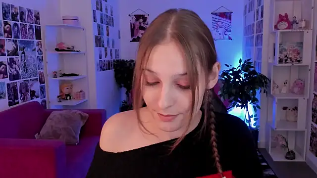 Snapshot of JenniferKiim chatting on 17, 9, 2025 JenniferKiim online show from 17, 9, 2025