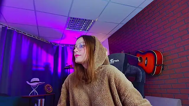 Snapshot of JenniferKiim chatting on 3, 12, 2025 JenniferKiim online show from 3, 12, 2025