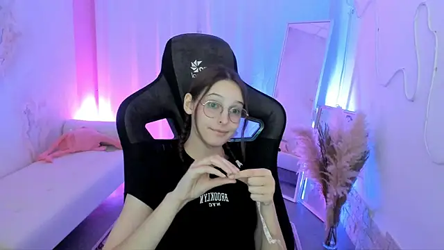 Snapshot of JenniferKiim chatting on 5, 1, 2026 JenniferKiim online show from 5, 1, 2026