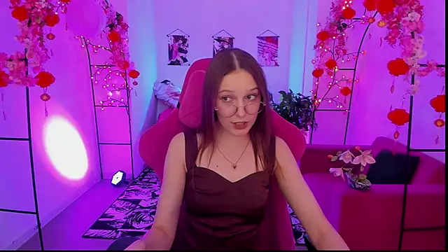 Snapshot of JenniferKiim chatting on 4, 4, 2026 JenniferKiim online show from 4, 4, 2026