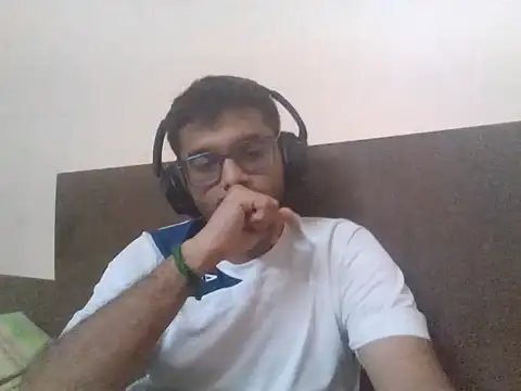 Snapshot of GOJO_1 chatting on 27, 10, 2025 GOJO 1 online show from 27, 10, 2025