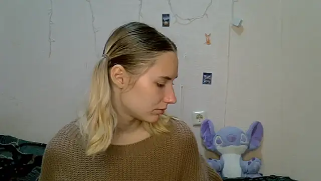 Snapshot of _kikiclark__ chatting on 8, 9, 2025 kikiclark online show from 8, 9, 2025