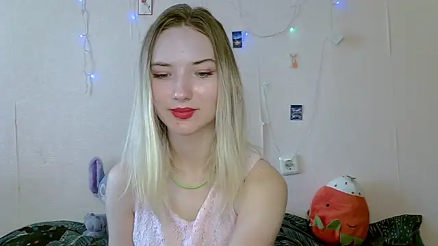 Snapshot of _kikiclark__ chatting on 17, 9, 2025 kikiclark online show from 17, 9, 2025