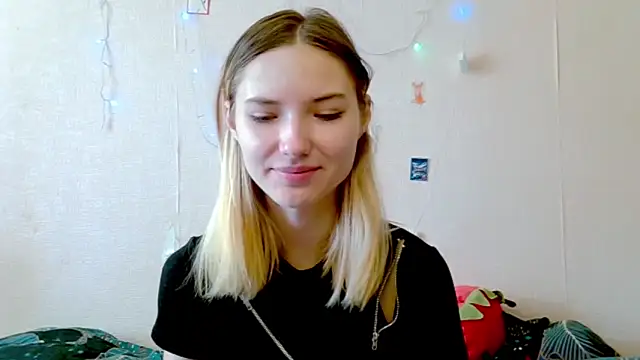 Snapshot of _kikiclark__ chatting on 19, 9, 2025 kikiclark online show from 19, 9, 2025