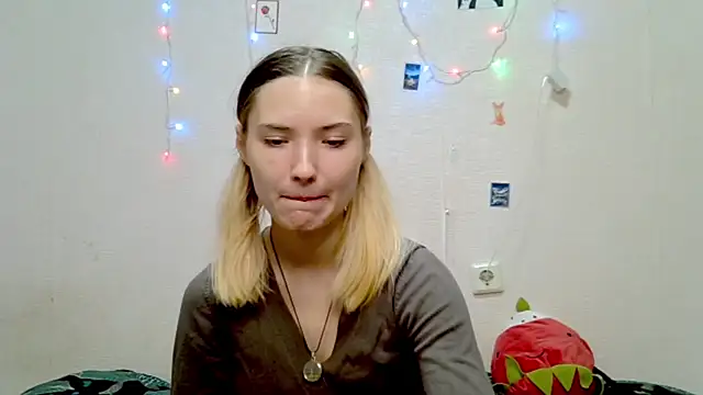 Snapshot of _kikiclark__ chatting on 20, 9, 2025 kikiclark online show from 20, 9, 2025