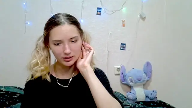 Snapshot of _kikiclark__ chatting on 24, 9, 2025 kikiclark online show from 24, 9, 2025