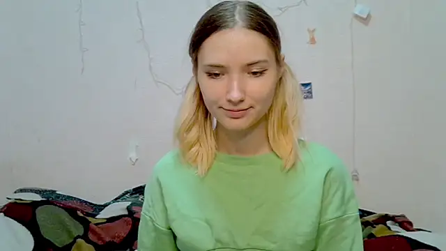 Snapshot of _kikiclark__ chatting on 28, 9, 2025 kikiclark online show from 28, 9, 2025