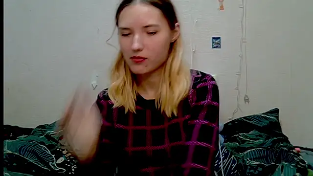 Snapshot of _kikiclark__ chatting on 5, 10, 2025 kikiclark online show from 5, 10, 2025