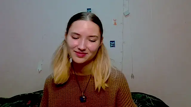 Snapshot of _kikiclark__ chatting on 8, 10, 2025 kikiclark online show from 8, 10, 2025