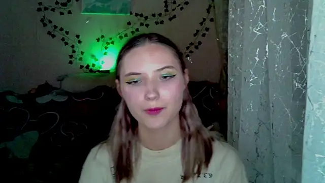  kikiclark   online show from 14, 11, 2025